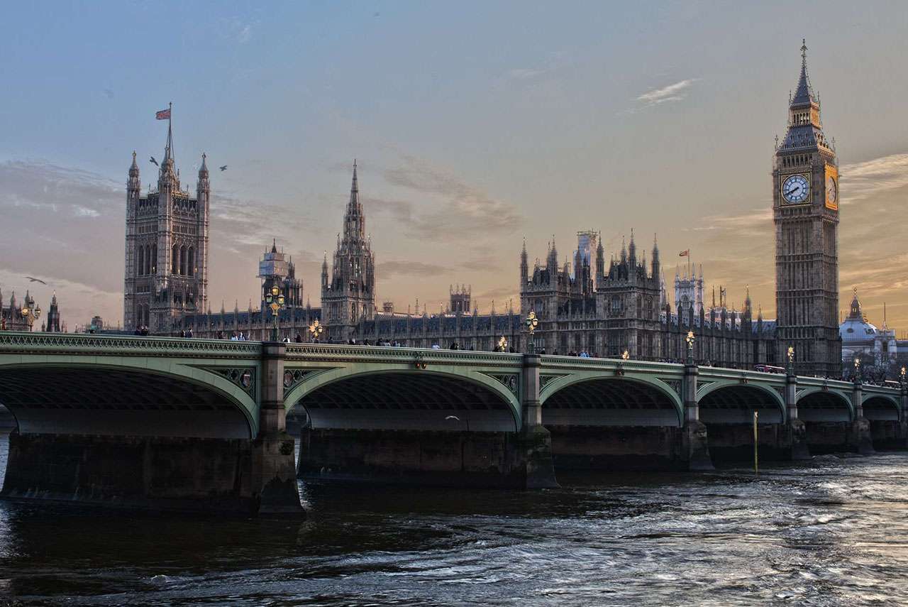 Scopri di più sull'articolo Searching for the ‘angel’ who held me on Westminster Bridge